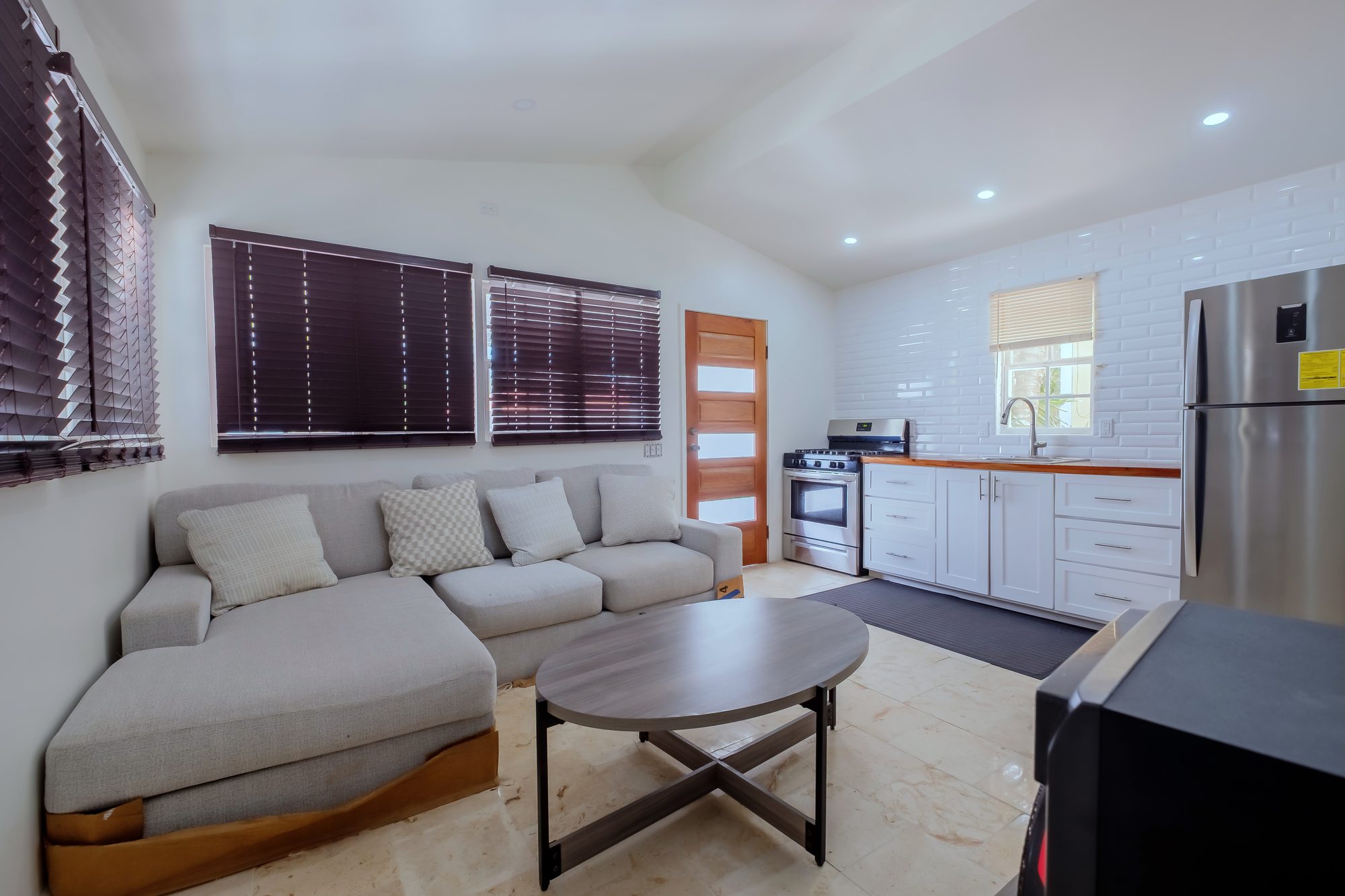 Second Living Room Roadside